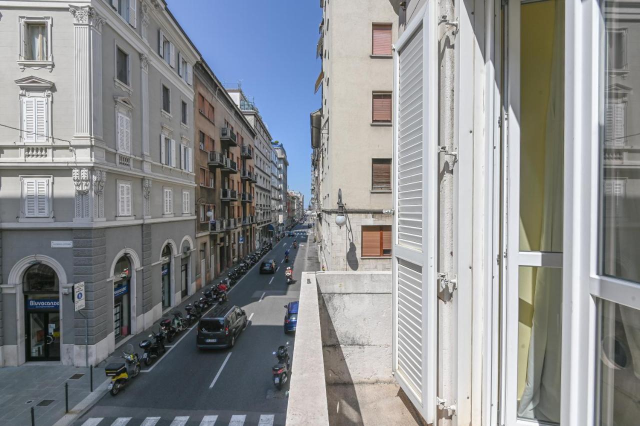 Adria Luxury Residence - Centro Trieste Exteriör bild
